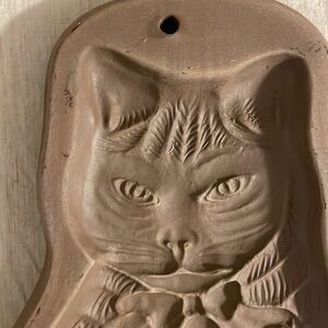 Hartstone pottery cat mold for cookies, chocolate, wall hangings.